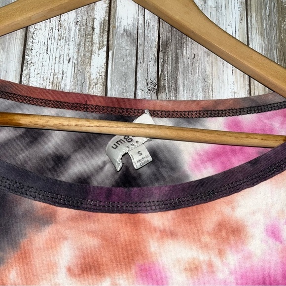 Umgee Tie Dye Balloon Sleeve Tee - Picture 6 of 6